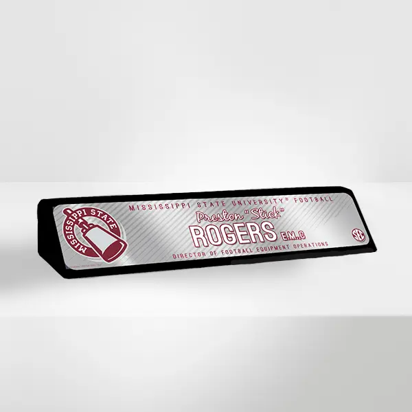 wedge desk plate4.webp